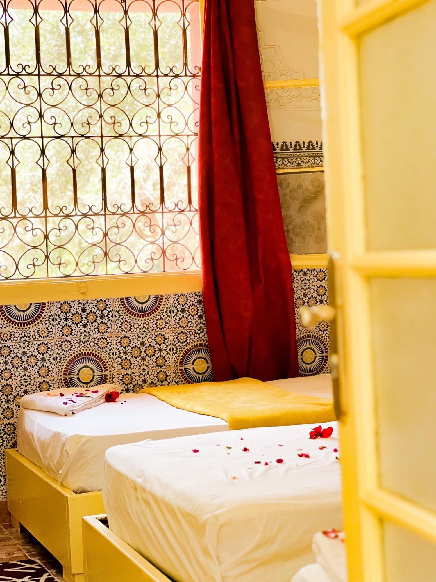Guest House Qodwa Sidi Abdallah Ghiat エクステリア 写真