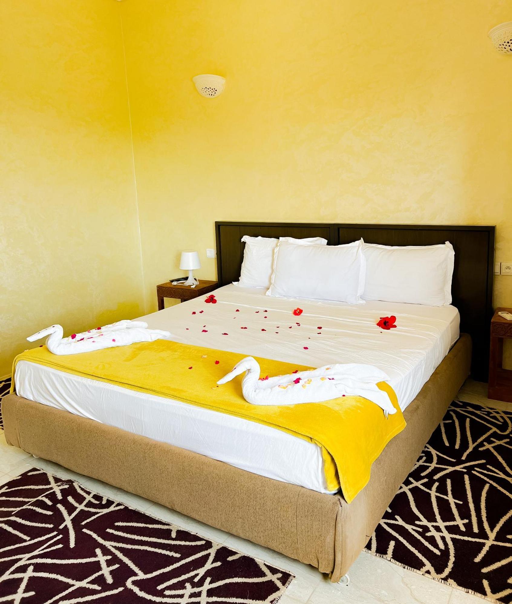 Guest House Qodwa Sidi Abdallah Ghiat エクステリア 写真