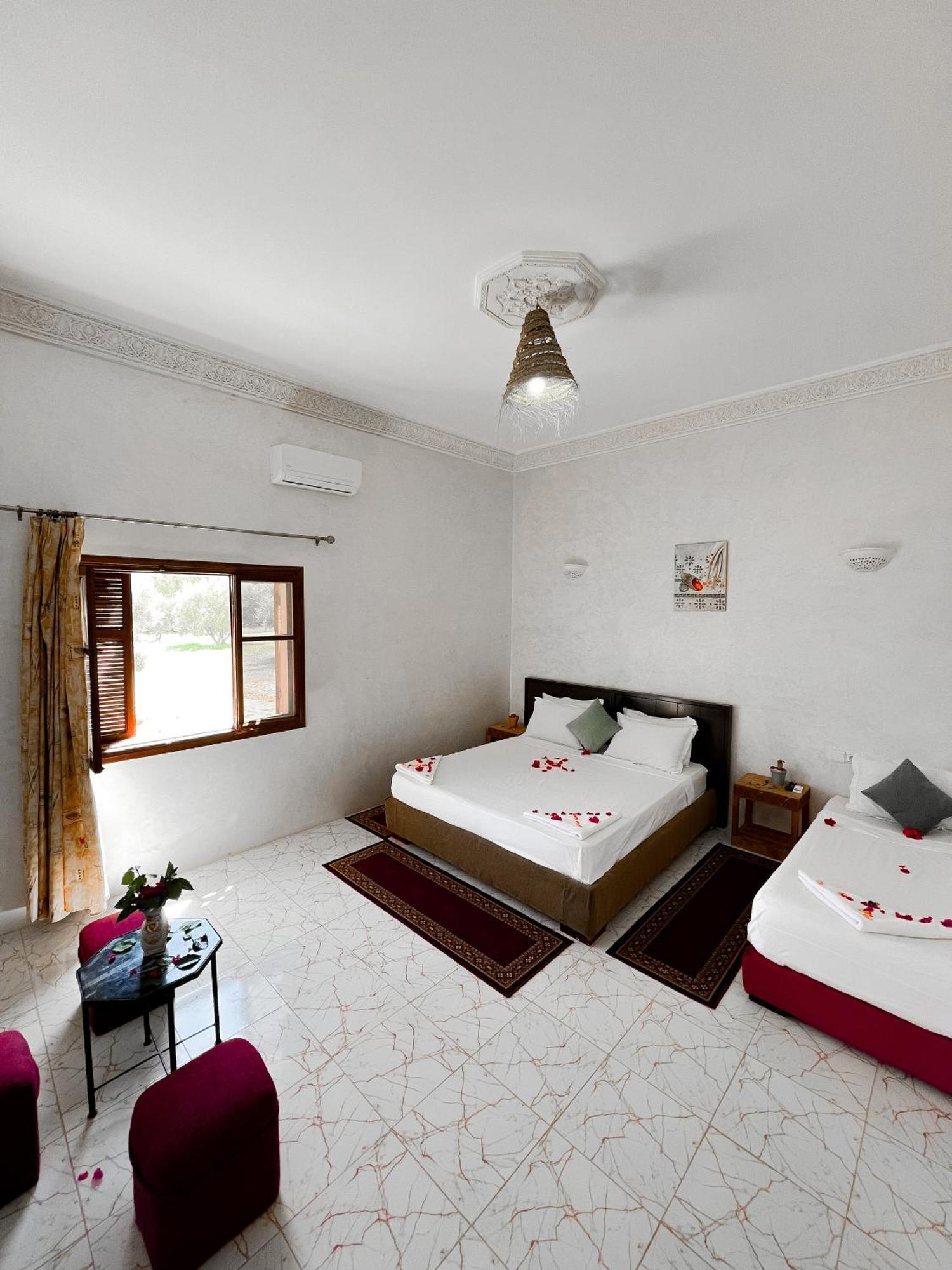 Guest House Qodwa Sidi Abdallah Ghiat エクステリア 写真