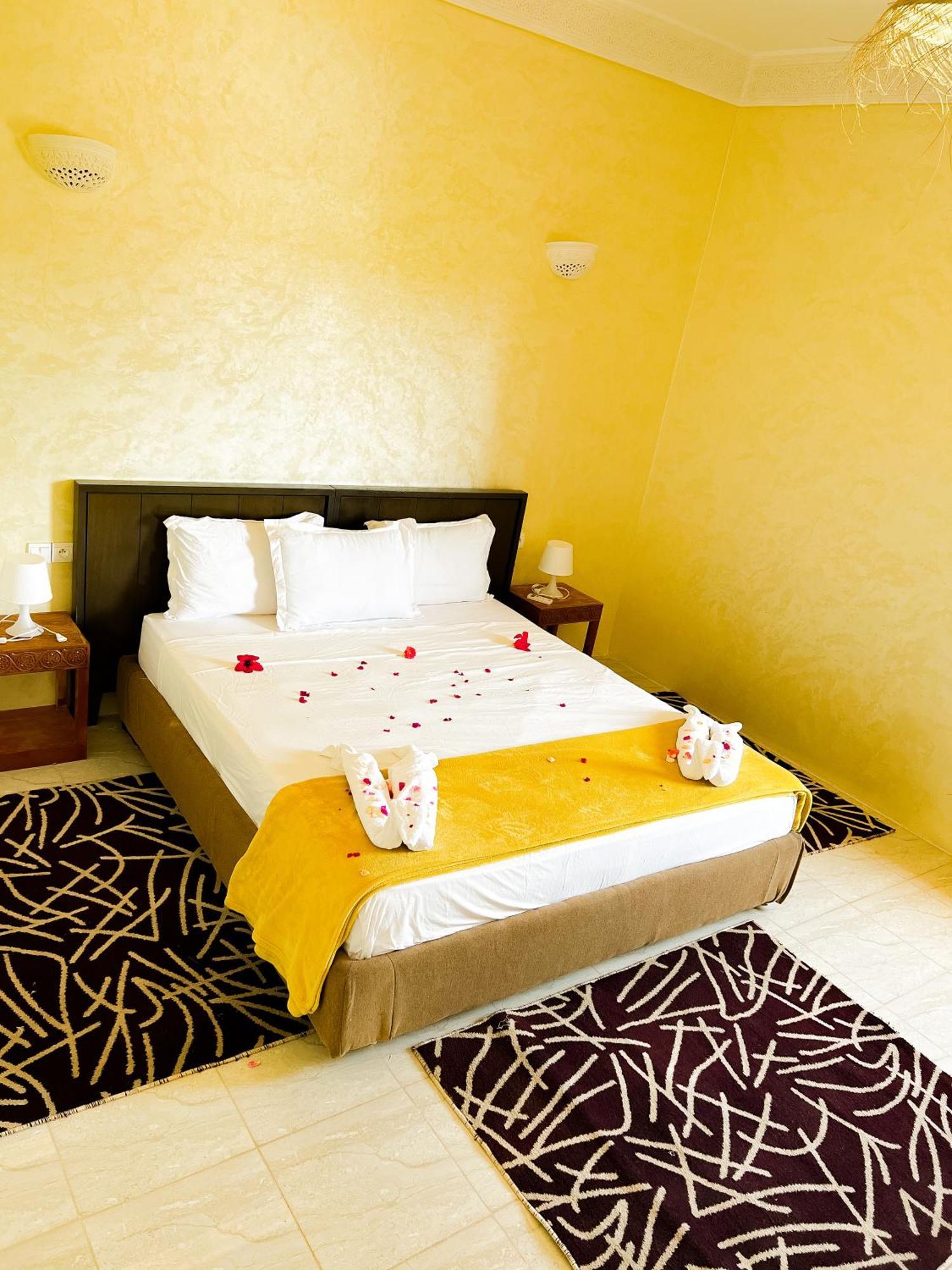 Guest House Qodwa Sidi Abdallah Ghiat エクステリア 写真